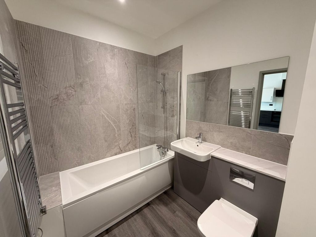 Additional image 10 of 2 bed penthouse to rent404 Guild House, Oundle Road, Peterborough PE2