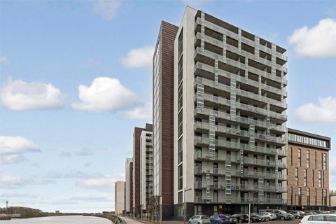 Castlebank Place, Glasgow Harbour, Glasgow G11