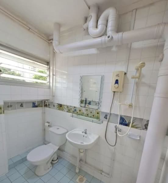 30 Holland Close photo 3
