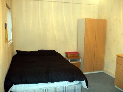 Wokingham Road, Reading RG6, Room to rent