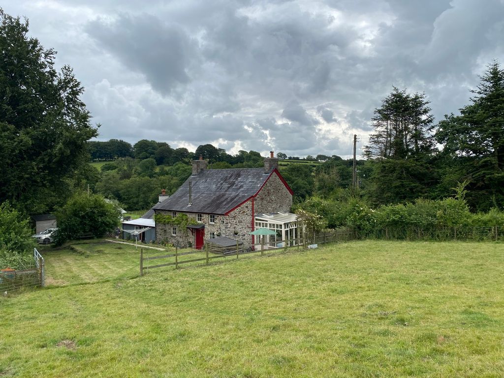 4 bed detached house for saleDrefach, Llanybydder SA40 photo 4