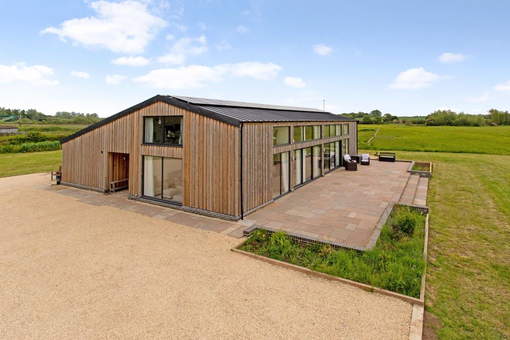 Additional image 17 of 5 bed barn conversion to rentEast Challow, Wantage OX12