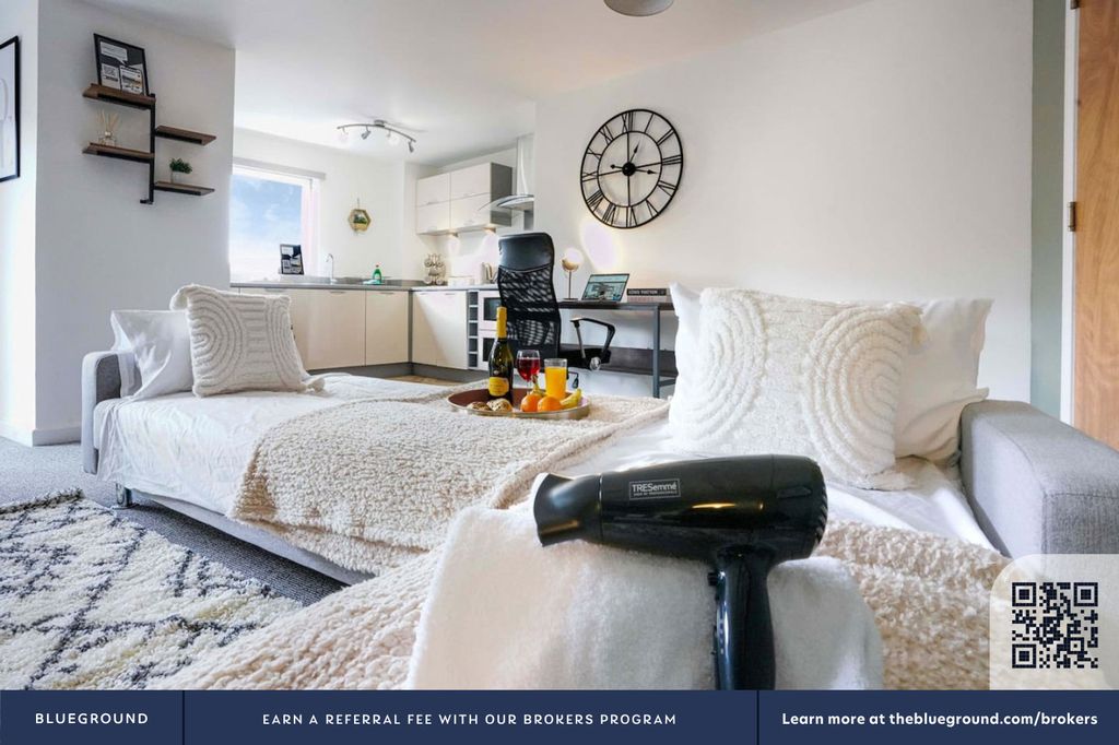 2 bed flat to rentNorthampton District NN1 photo 4