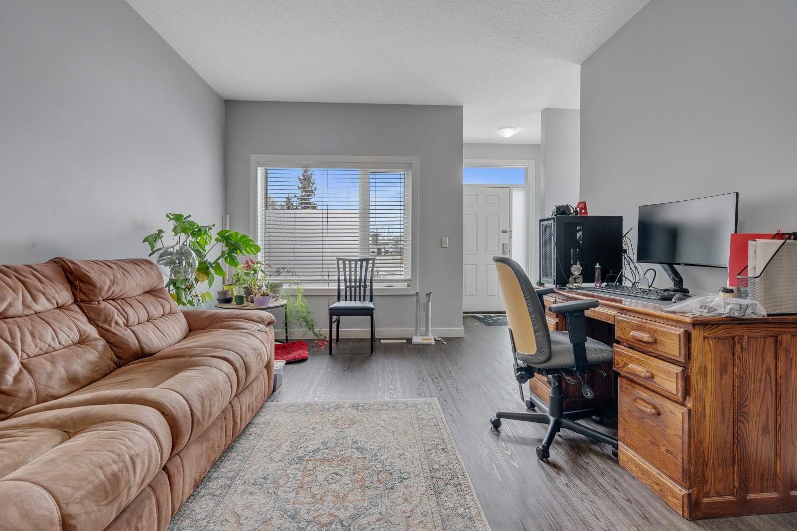 10104 122 Avenue NW, Edmonton, AB, T5G1Z7 photo 2