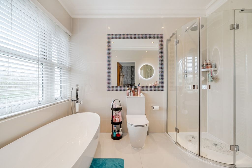 Additional image 12 of 5 bed detached house to rentBarnet Road, Arkley, Barnet EN5