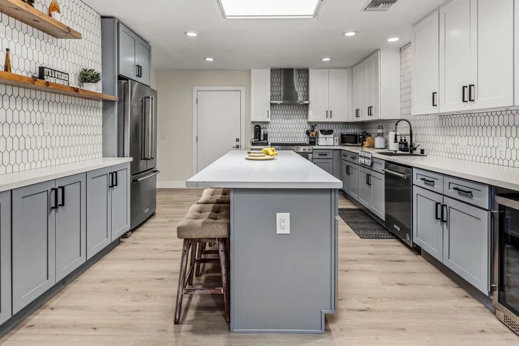 Additional image 10 of 3851 Curtis Street, San Diego, CA 92110