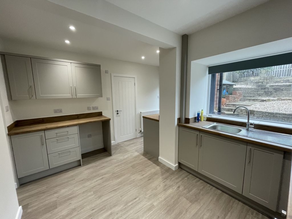 Additional image 9 of 5 bed detached house to rentFalcon Road, Dronfield S18