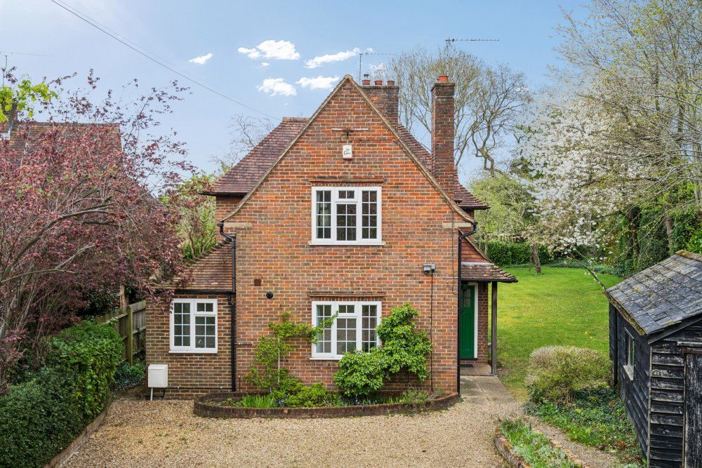 3 bed detached house to rentCandlemas Lane, Beaconsfield, Buckinghamshire HP9