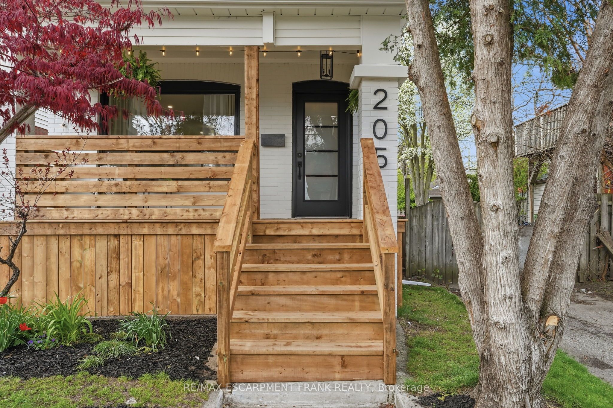 Additional image 3 of 205 Locke Street N, Hamilton, ON, L8R 3B1