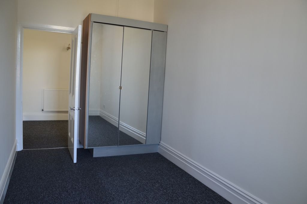 Additional image 8 of 3 bed flat to rentBeach Road, Weston Super Mare BS23