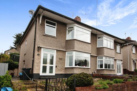 Runnymead Avenue, Bristol BS4, Room to rent