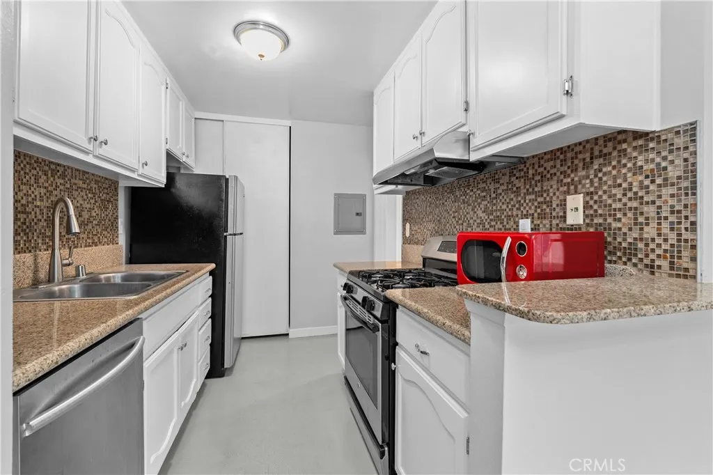 Additional image 68 of 20134 Leadwell St Unit 126, Winnetka, CA 91306