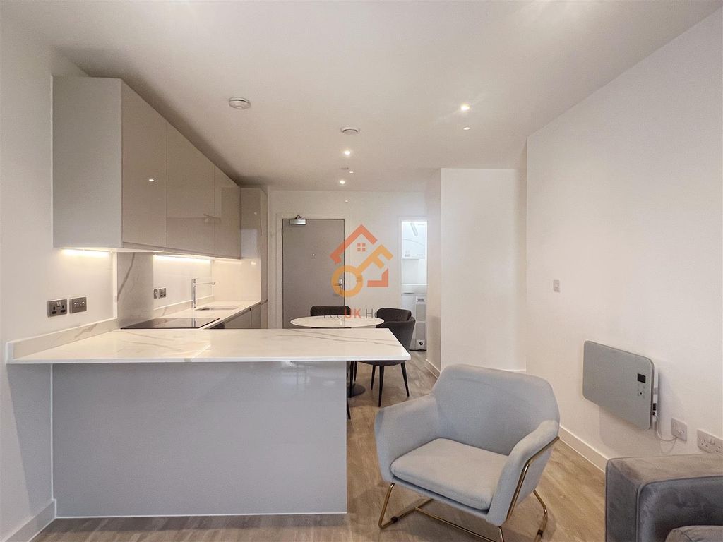 Additional image 3 of 2 bed flat to rentFifty5Ive, 55 Queen Street, Salford M3