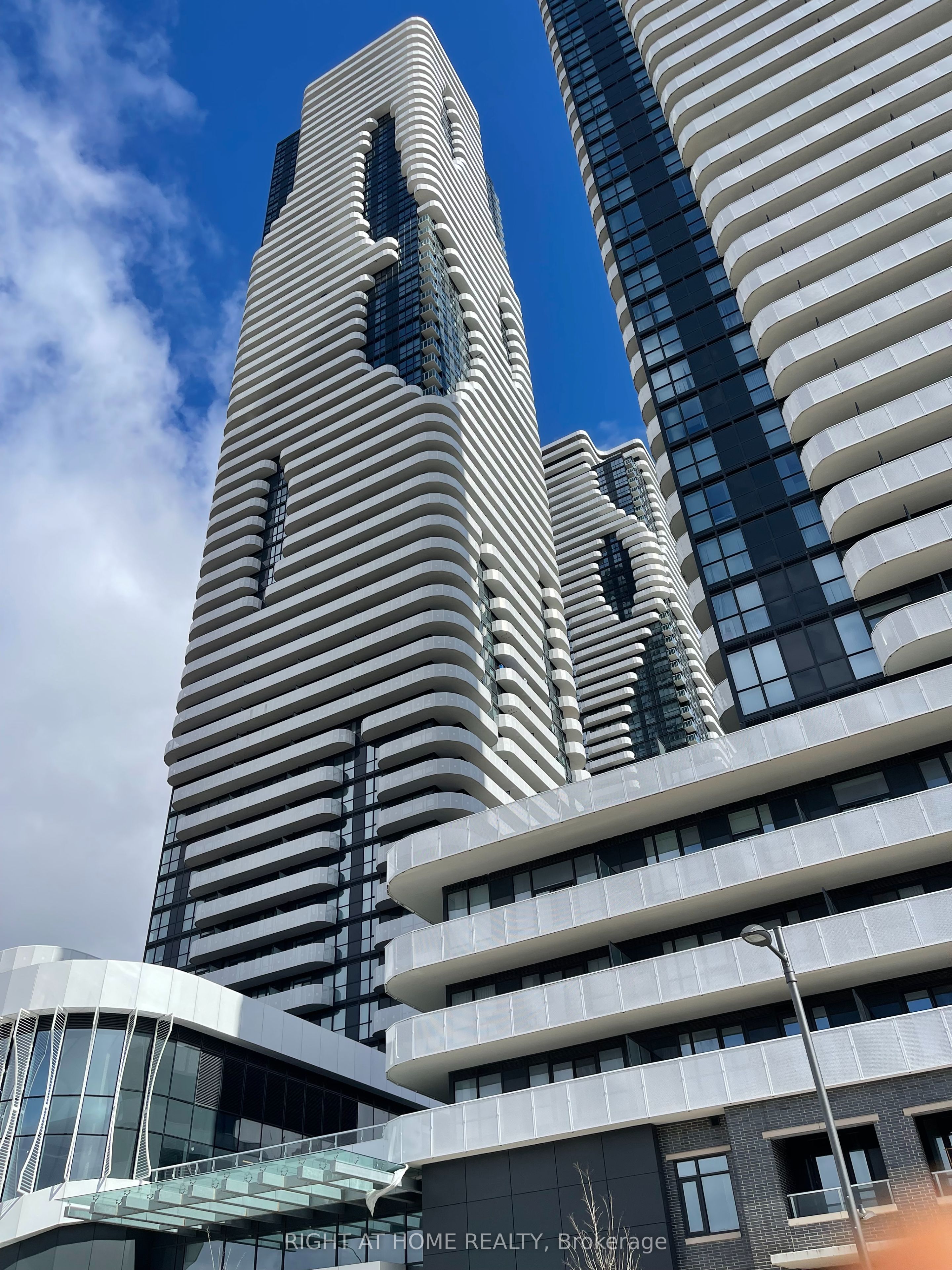 5010-225 Commerce Street, Vaughan, ON, L4K 0R1