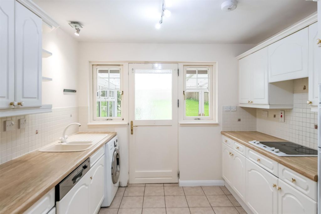 Additional image 3 of 3 bed detached bungalow for sale18 Ashley Avenue, Dollar FK14