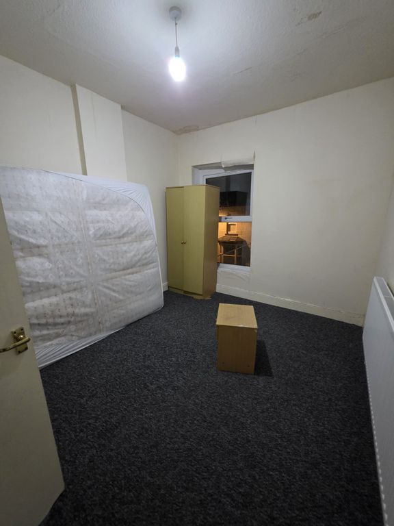 2 bed flat to rentKinmel Street, Rhyl LL18