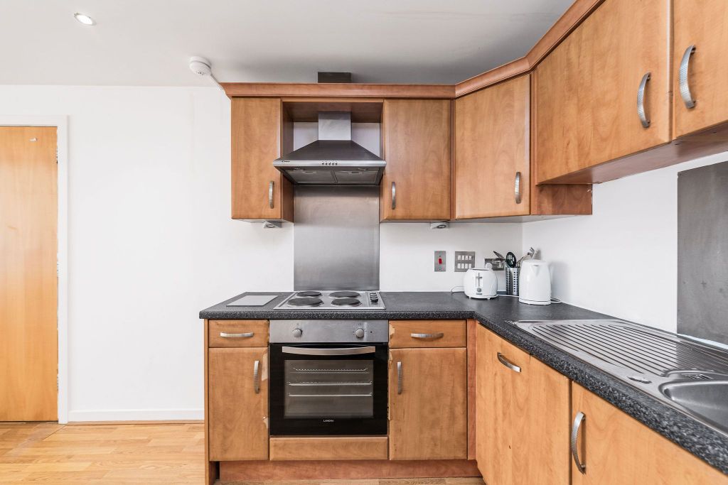 Additional image 5 of 2 bed flat for saleFlat 8/3, 72 Lancefield Quay, Glasgow G3
