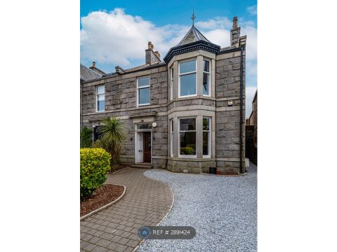Hamilton Place, Aberdeen AB15