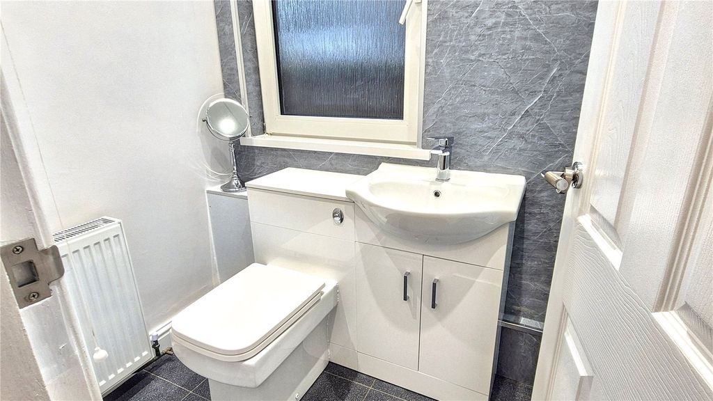 Additional image 9 of 2 bed flat for saleHenry Street, Dumfries, Dumfries And Galloway DG1