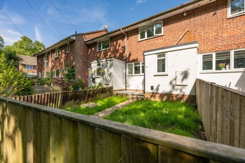 Staplehurst Close, Weston, Southampton SO19