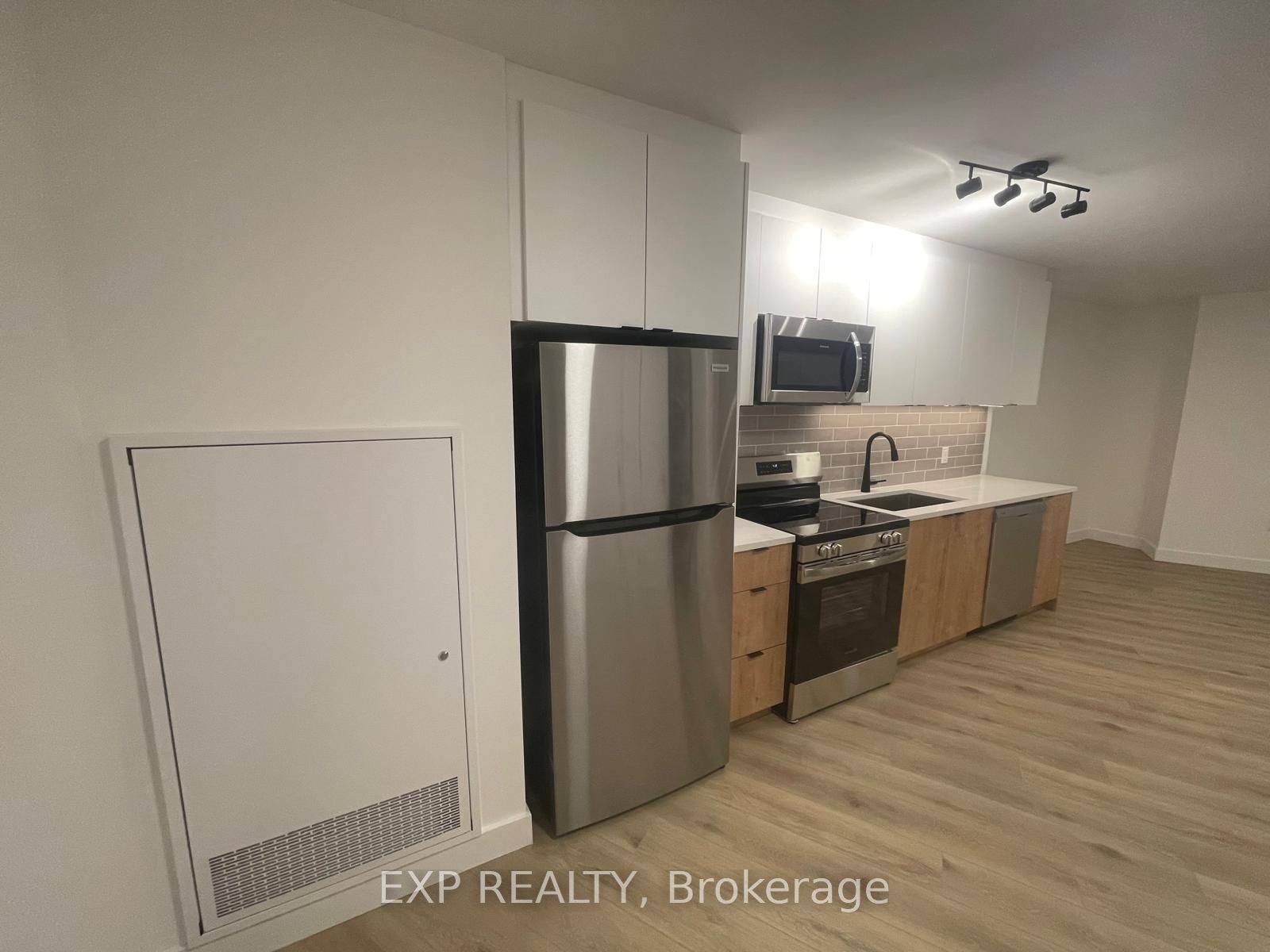Additional image 2 of B15-1600 James Naismith Drive, Ottawa, ON, K1B 5N8