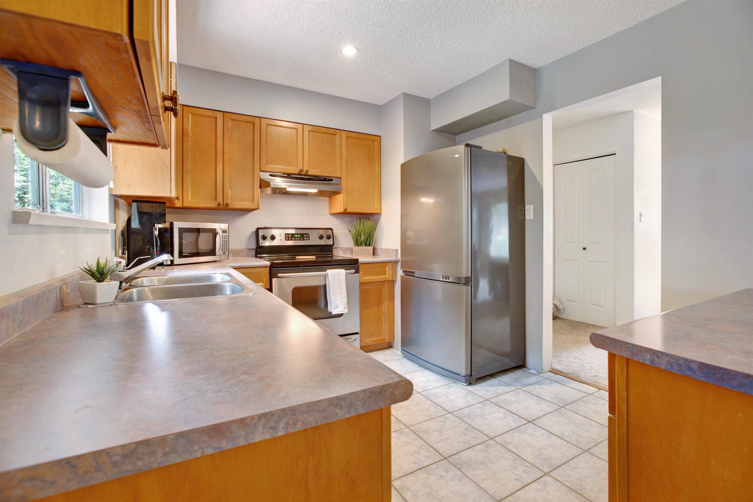 Additional image 4 of 10992 132a Street, Surrey, BC, V3T 3Y4