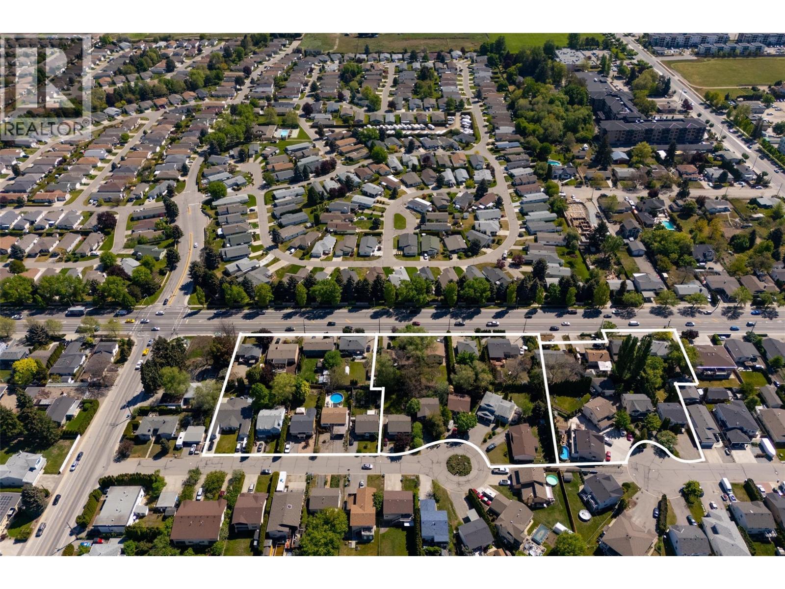 Additional image 3 of 2900 Gordon Drive, Kelowna, BC, V1W3R3