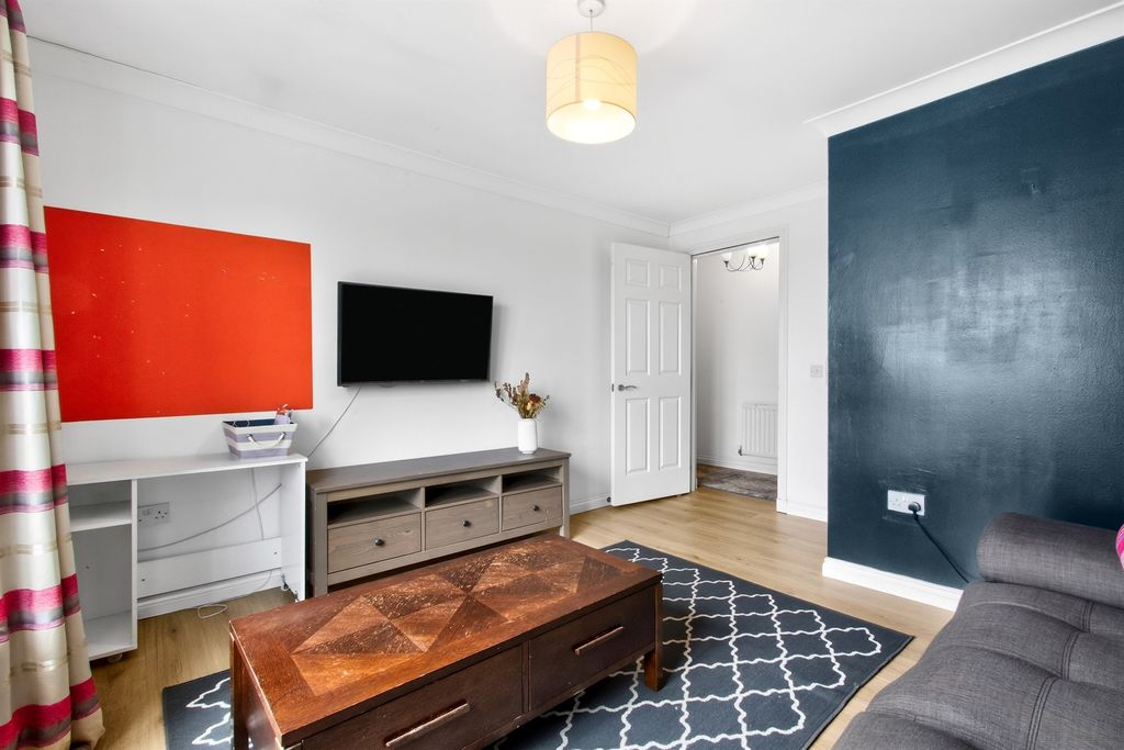2 bed flat for saleCumbernauld Road, Glasgow G33 photo 4