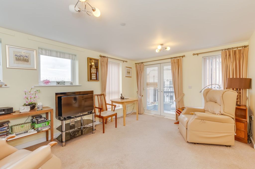 2 bed flat for saleDyche Road, White Willows S8 photo 4