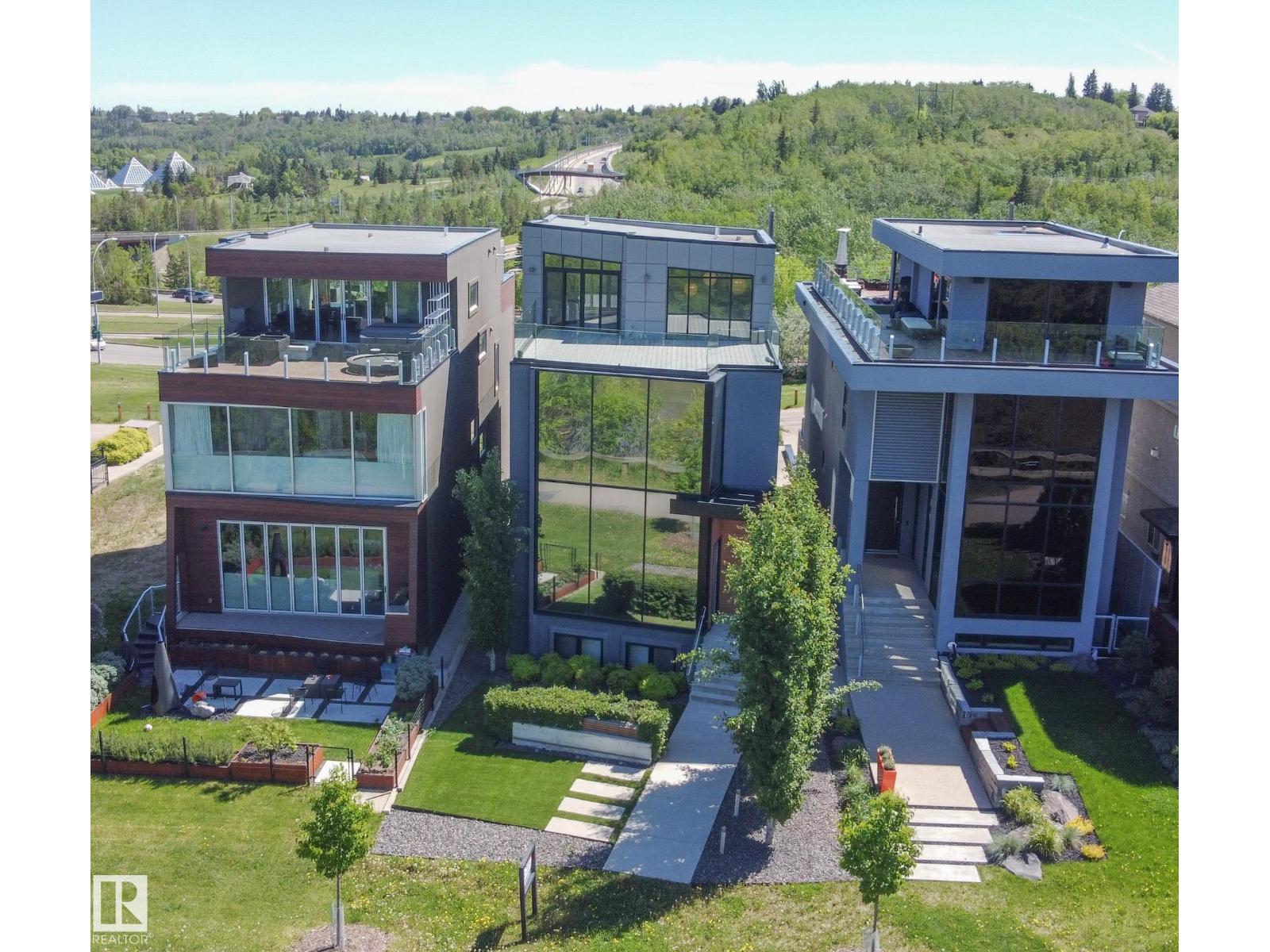 9509 99b Street NW, Edmonton, AB, T6E3X1