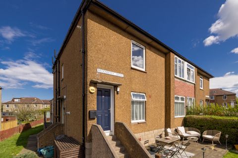28 Broomburn Grove, Broomhall, Edinburgh EH12