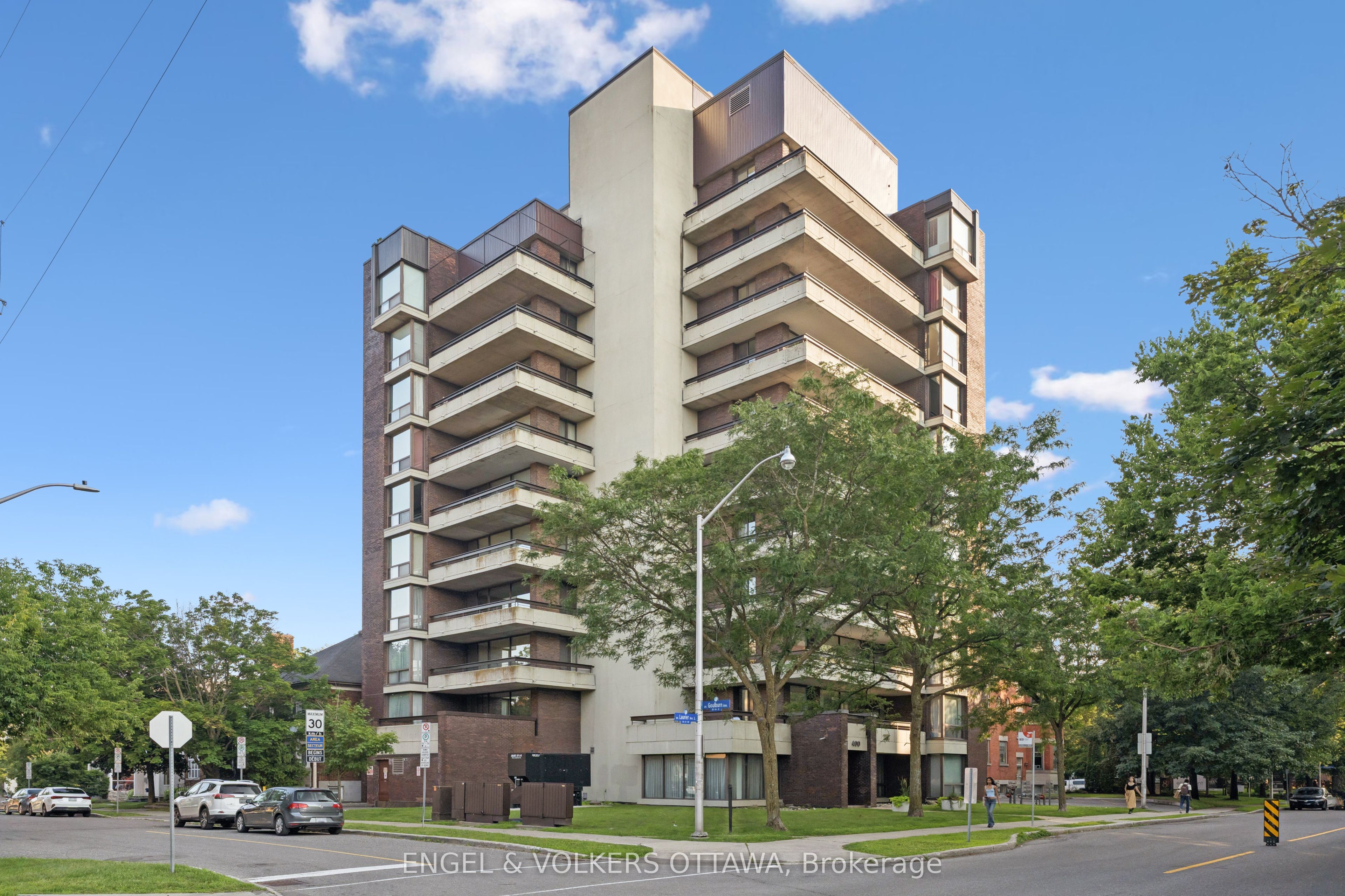 8A-400 Laurier Avenue E, Ottawa, ON, K1N 8Y2