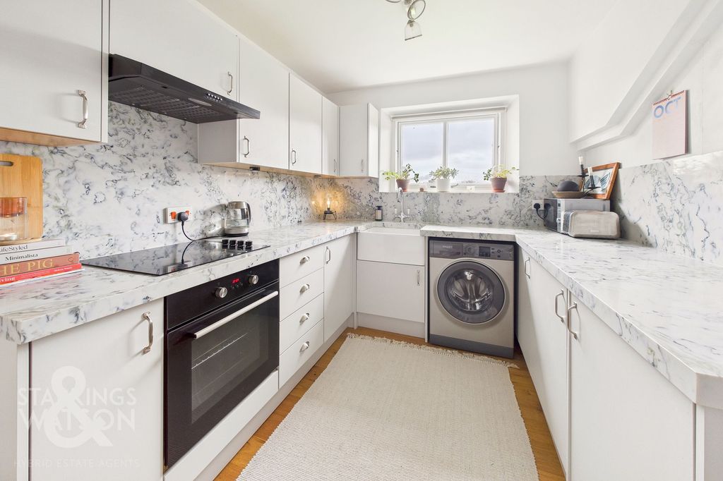 Additional image 3 of 2 bed flat for saleHillcrest Court, Ipswich Road, Pulham Market, Diss IP21