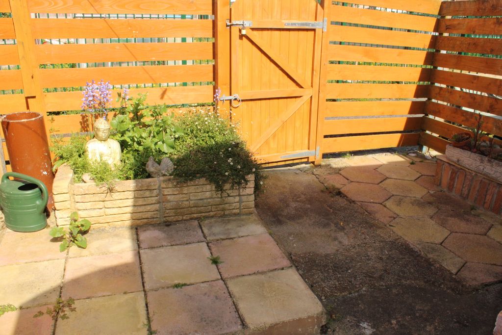 Additional image 4 of 2 bed property to rentCaradoc Road, Prestatyn LL19
