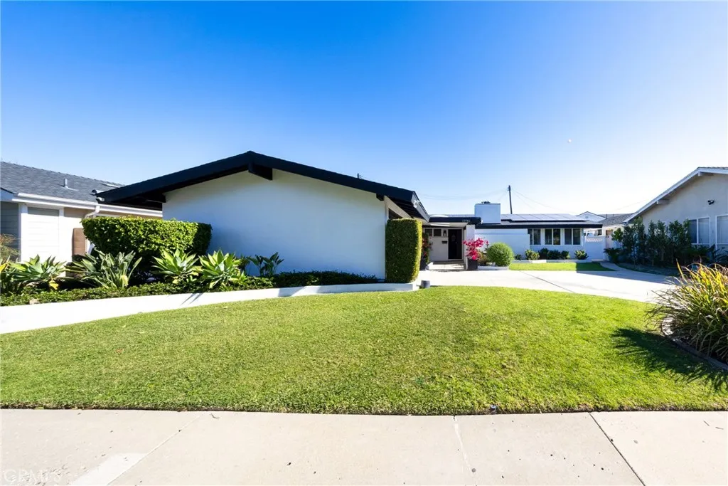 12746 Martha Ann Drive, Los Alamitos, CA 90720