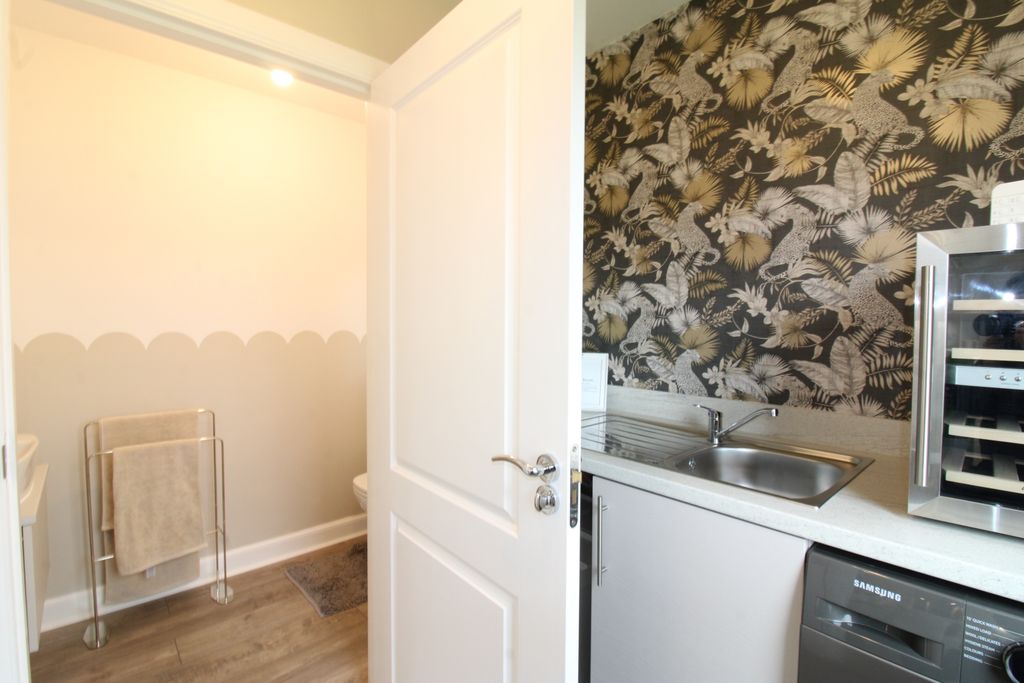 Additional image 12 of 6 bed property to rentKilmelford Drive, Bishopton PA7