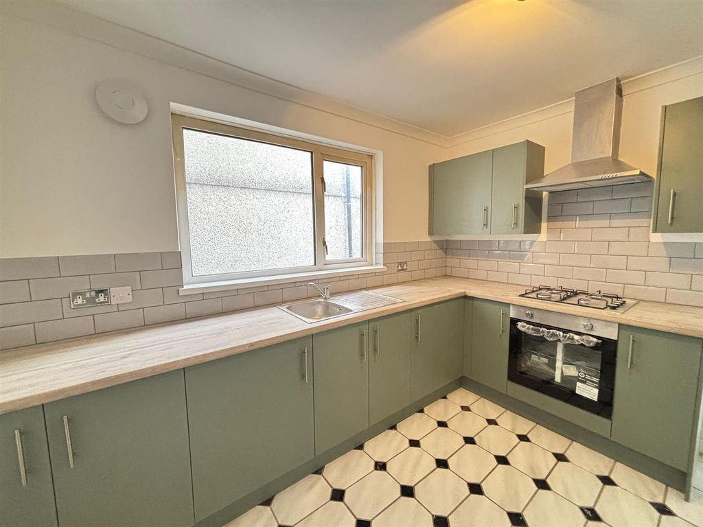 Additional image 8 of 3 bed property to rentBrynonen Terrace, Penydarren, Merthyr Tydfil CF47
