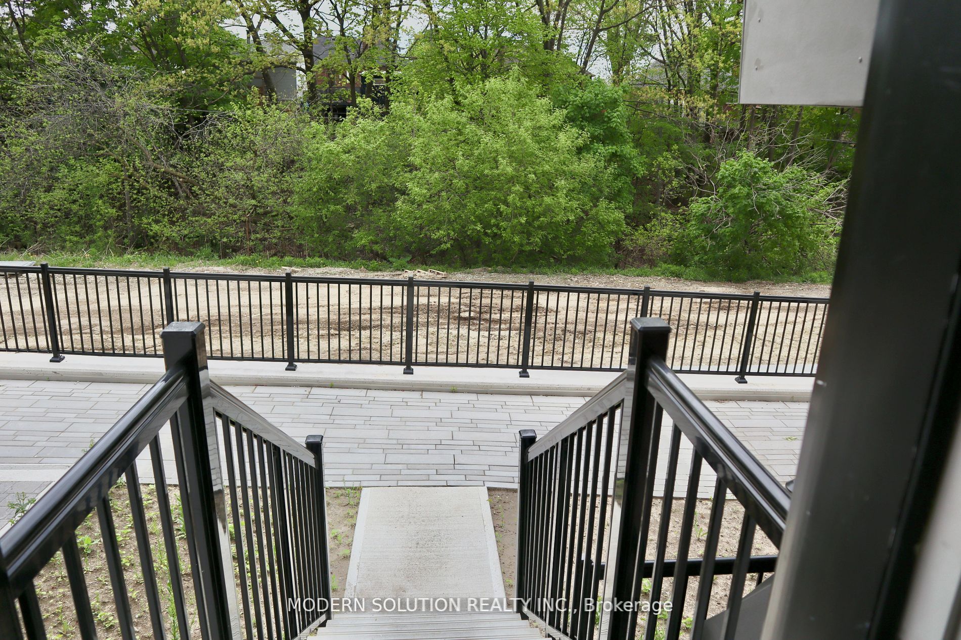 Additional image 3 of 208-155 Canon Jackson Drive, Toronto, ON, M6M 0E1