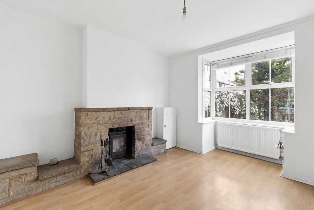 Additional image 2 of 3 bed detached house to rentPinewood Close, Gerrards Cross, Buckinghamshire SL9