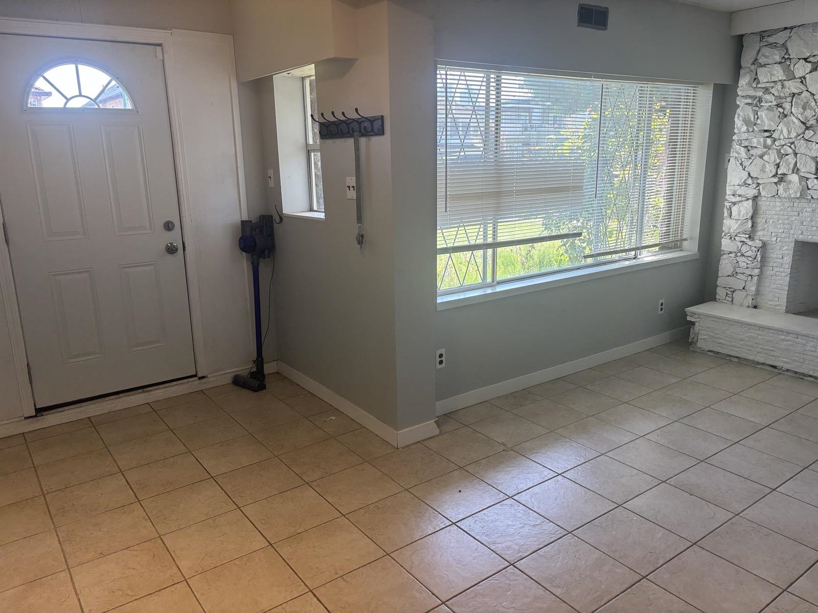 Additional image 3 of GARDEN-4455 Napier Street, Burnaby, BC, V5C 3H2