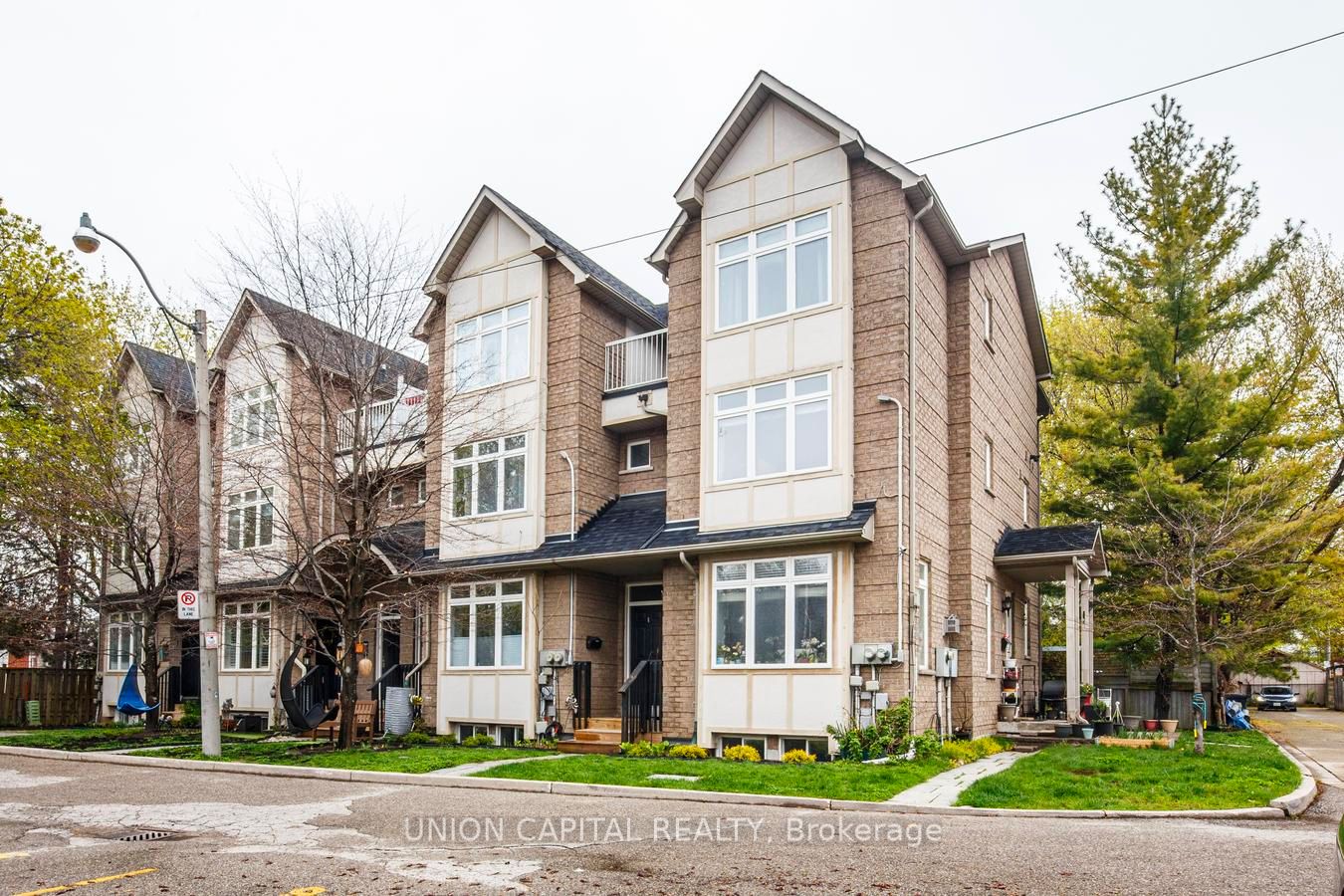 Additional image 2 of 8-1 Bastedo Avenue, Toronto, ON, M4C 5S7