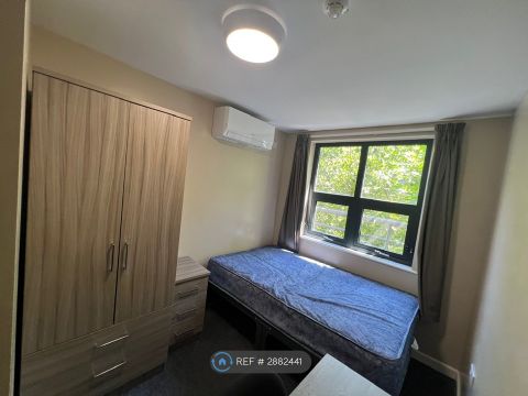 Classic House, Bristol BS1, Room to rent