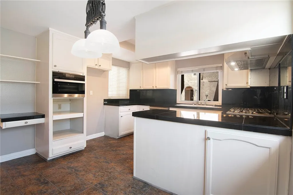 Additional image 9 of 5401 Zelzah Ave Unit 115, Encino, CA 91316
