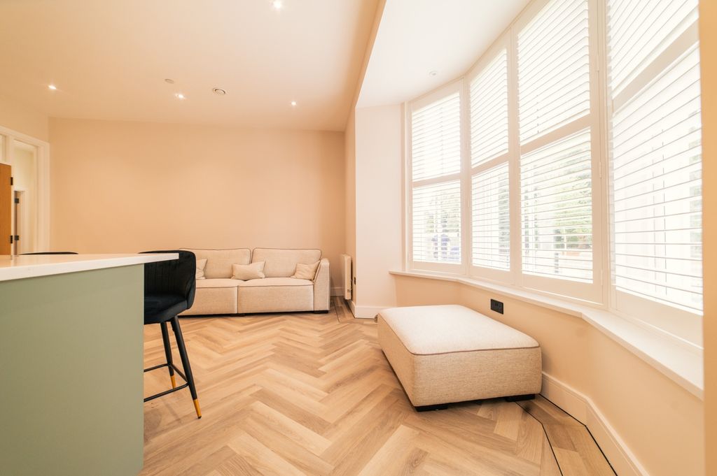 Additional image 13 of 3 bed flat to rentPark Place, City Centre CF10