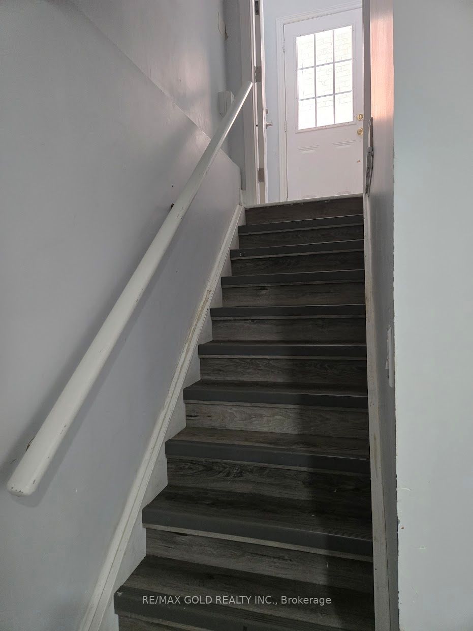 75 Executive Court, Brampton, ON, L6R 0L5 photo 4