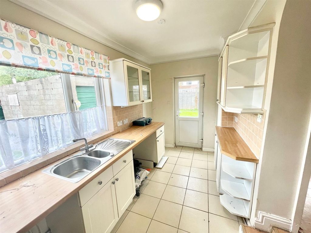 Additional image 3 of 3 bed end terrace house to rentChesham Road South, Weston-Super-Mare BS22