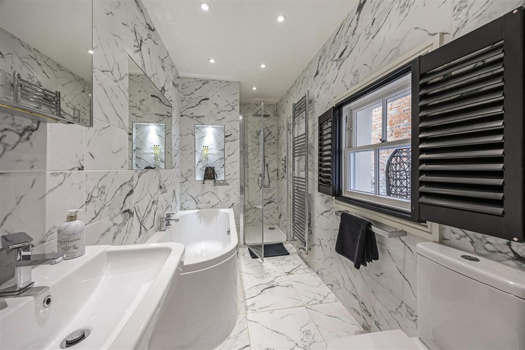 Additional image 13 of 3 bed flat for saleLansdown Terrace, Malvern Road, Cheltenham GL50