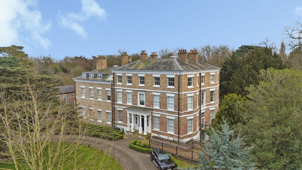 2 bed flat for saleThe Main House, Anlaby House Estate, Beverley Road, Anlaby, Hull HU10