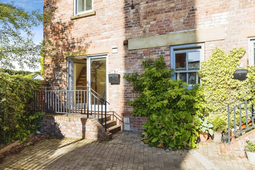 Additional image 2 of 1 bed flat for saleTuttle Street, Wrexham LL13