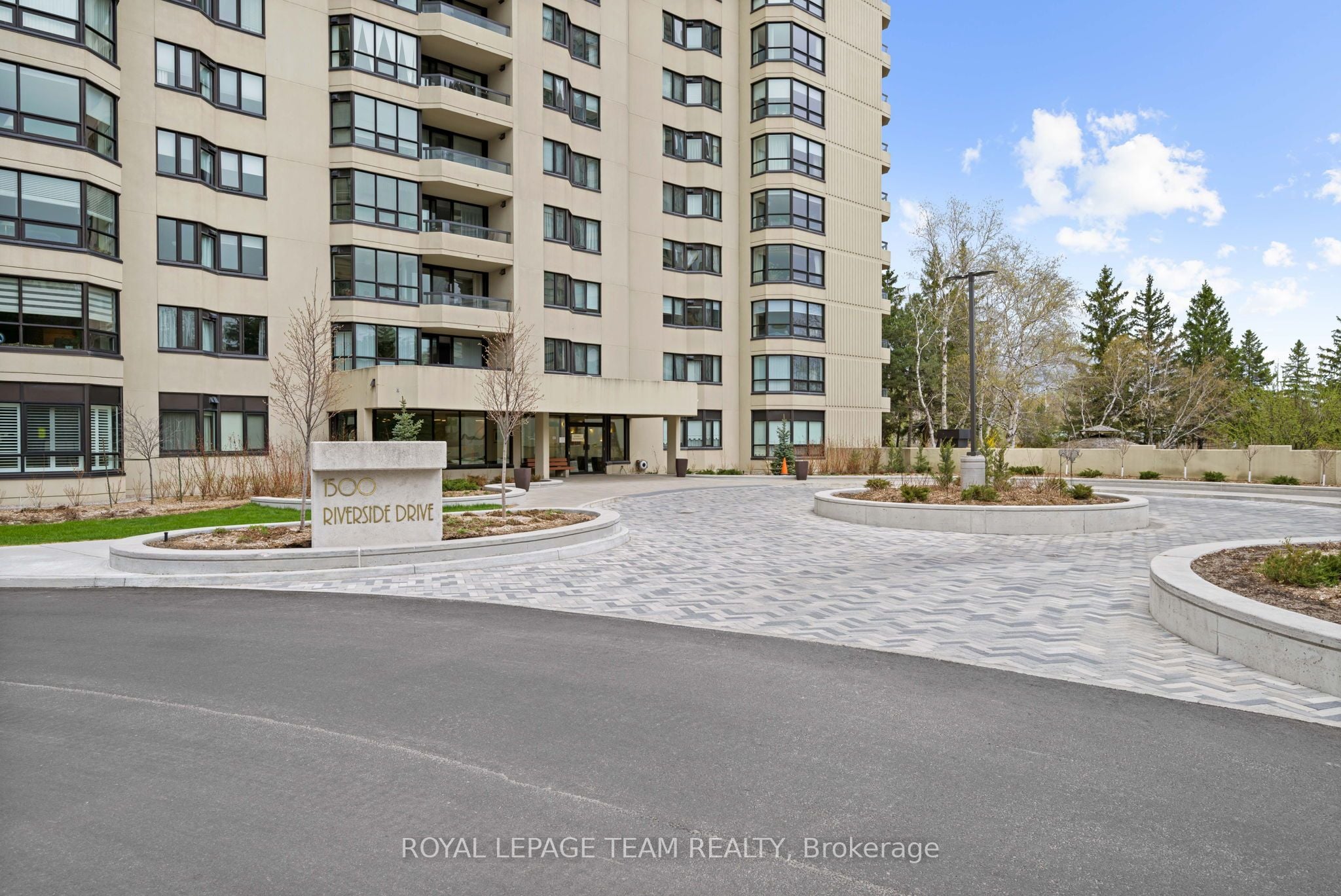 1507-1500 Riverside Drive, Ottawa, ON, K1G 4J4